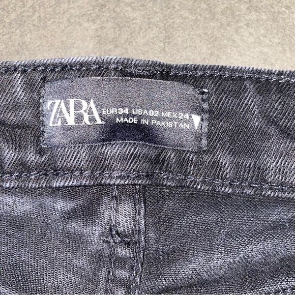 Zara Size 2 Black Denim High Rise Cropped Knee Jeans - Picture 2 of 11